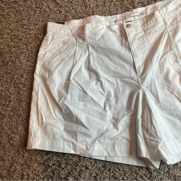 NWT! Gloria Vanderbilt White High Rise All-Around Slimming Effect Short Size 24W - Picture 7 of 12